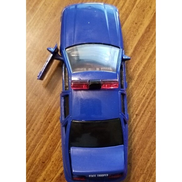 Wisconsin State Police Road Champs die cast police car 1:43 scale - Picture 5 of 11